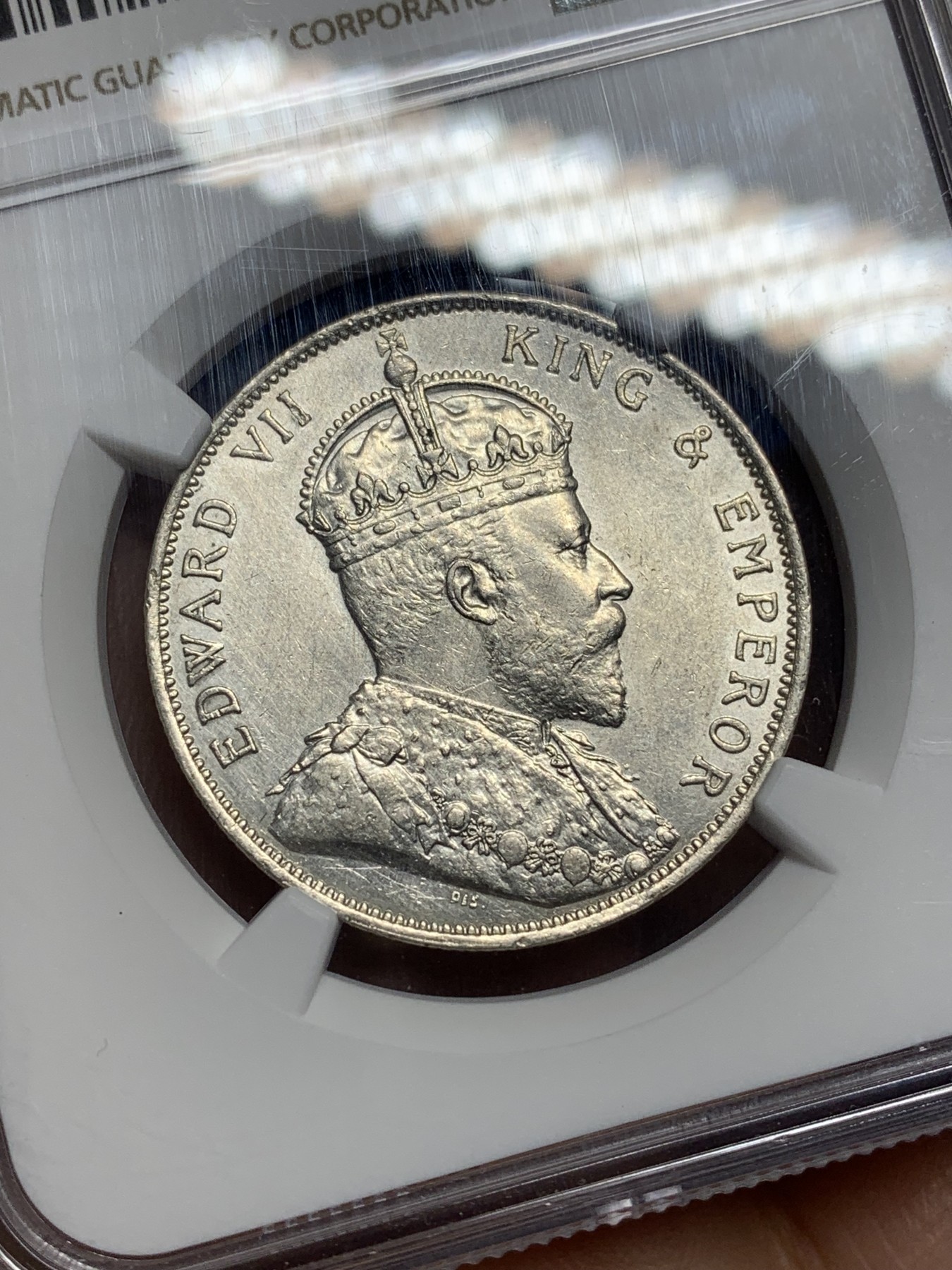 《竞宝斋》第221场-周日，周一 2场 (全场包邮) NGC AU 香港1902年爱德华七世50分半圆银币，少年份