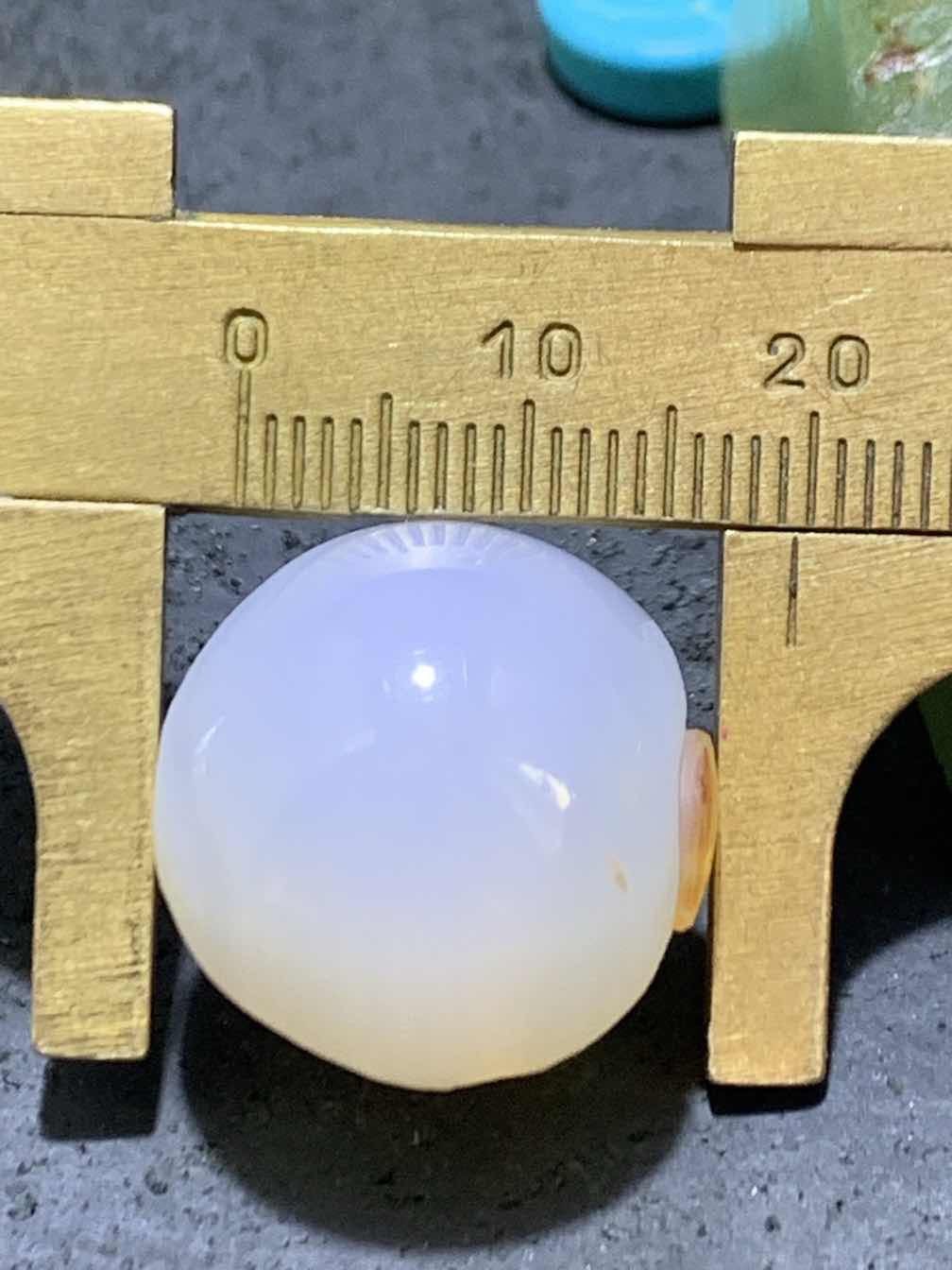精美高玉化亚光海洋玉髓手工俏色巧雕一心向佛太极阴阳鱼意境随形圆珠一个！
