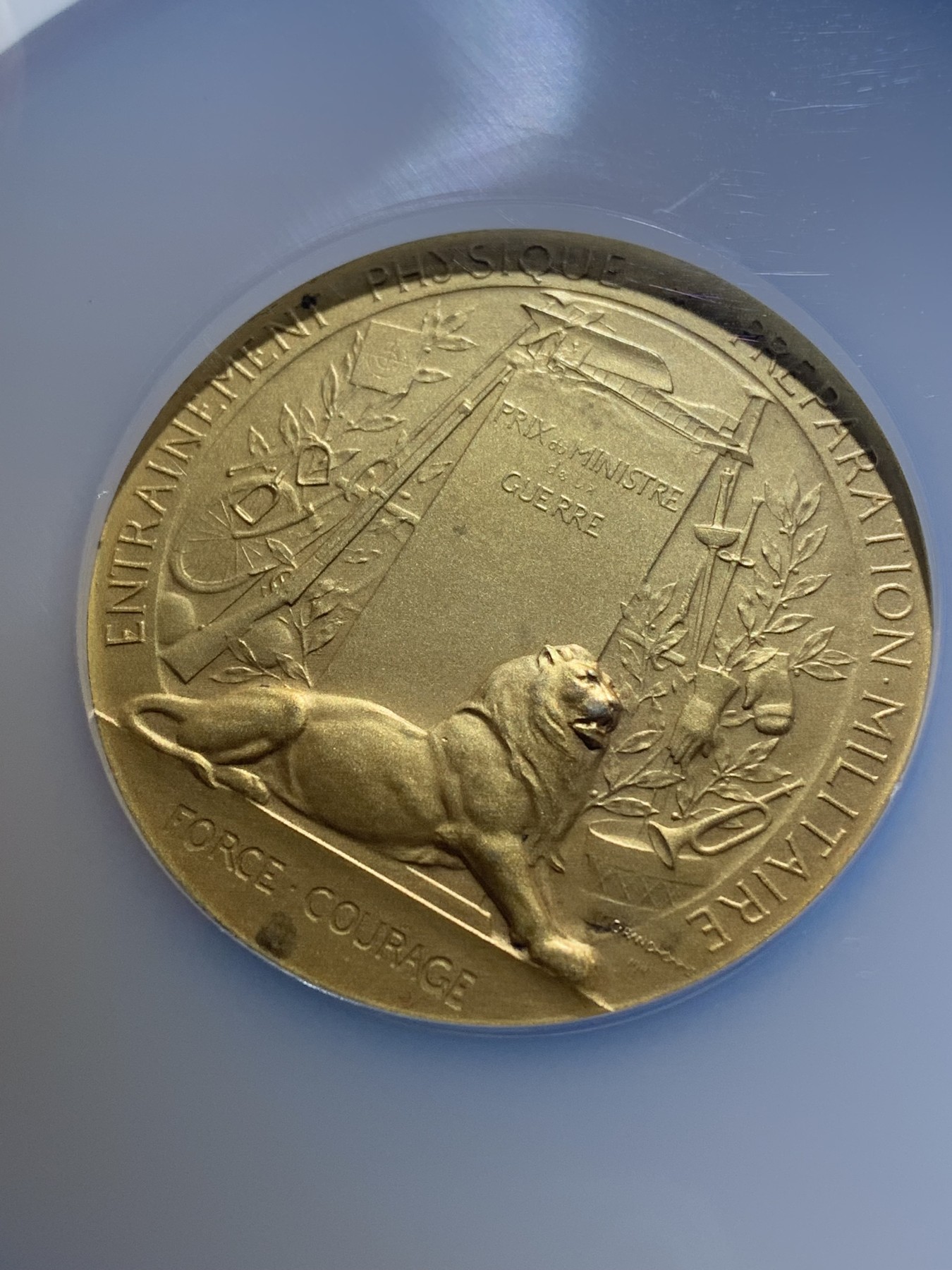 《竞宝斋》第221场-周日，周一 2场 (全场包邮) NGC MS64 法国1911后备役训练镀金银章 加厚大盒