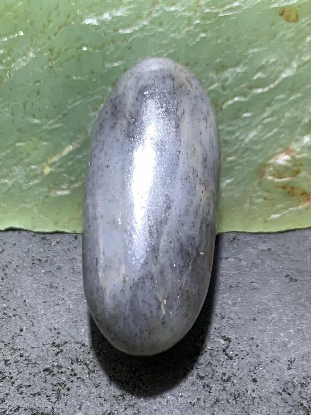 精美和田玉青花独籽一颗，