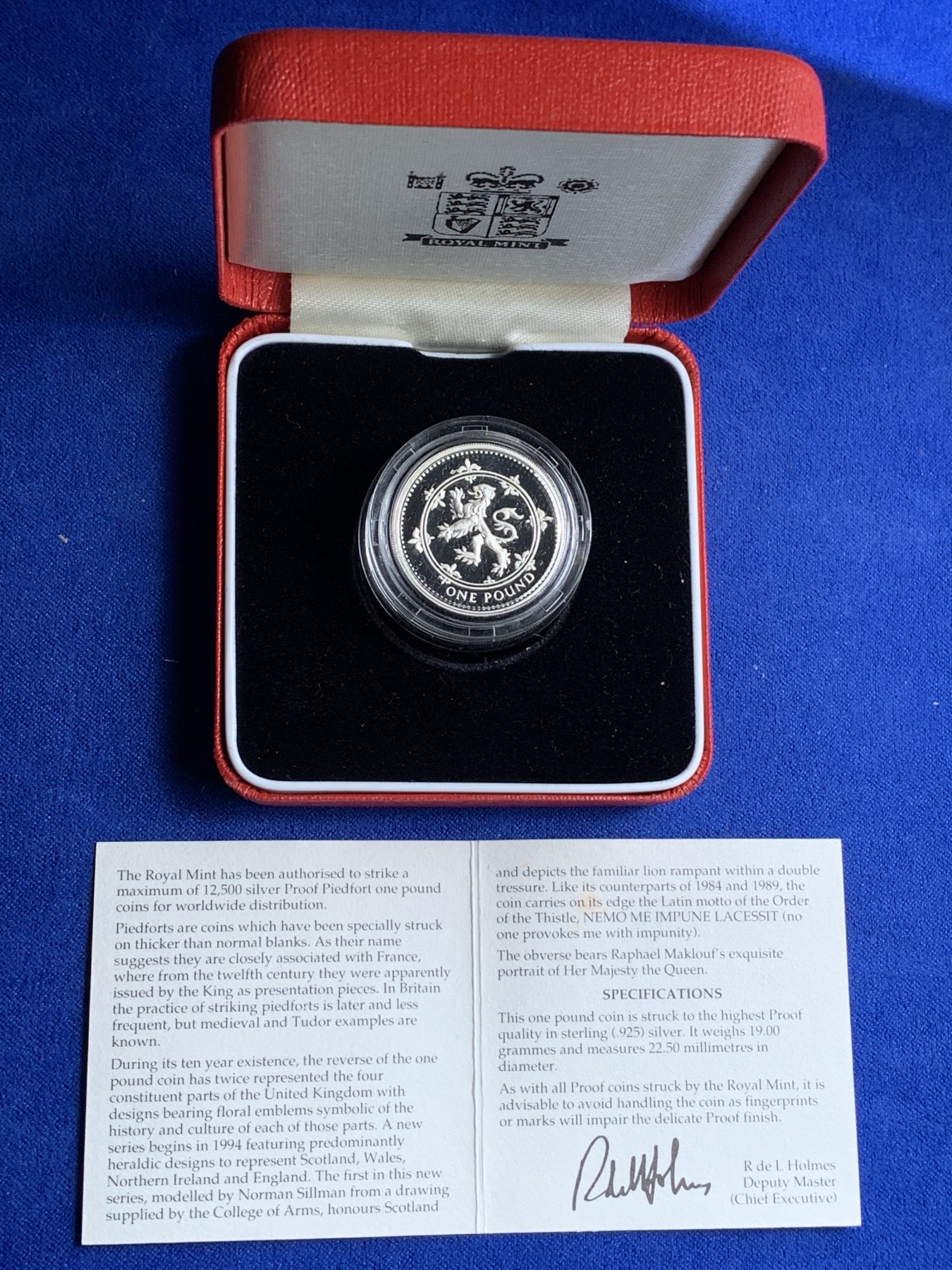 《竞宝斋》第221场-周日，周一 2场 (全场包邮) 英国1994年加厚英镑精制银币-立狮(镜面无暇) 红盒装 带证书