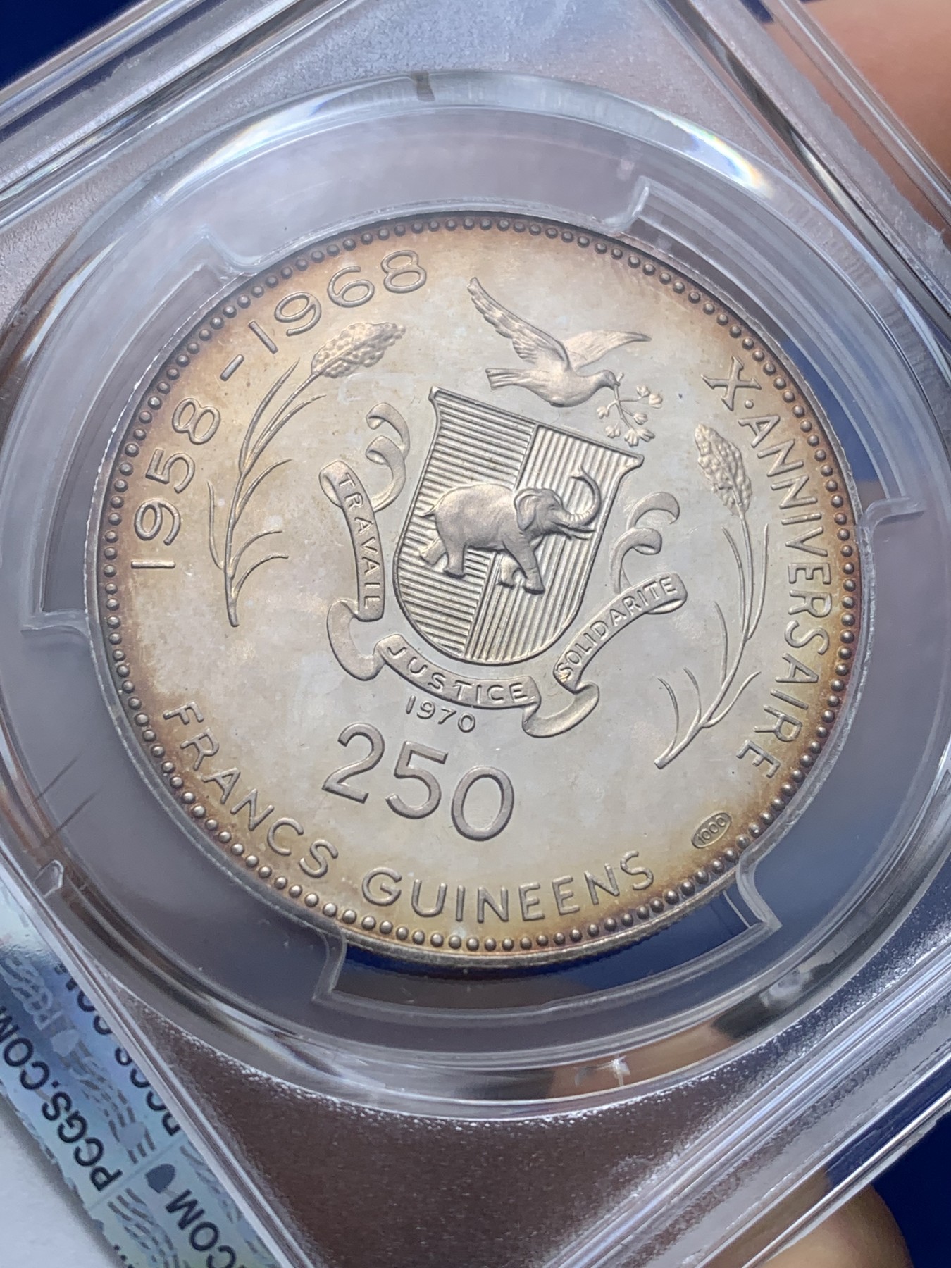 《竞宝斋》第221场-周日，周一 2场 (全场包邮) PCGS金盾 PR66DCAM 几内亚1970年阿波罗13号纪念250法郎精制银币，彩色包浆，很漂亮