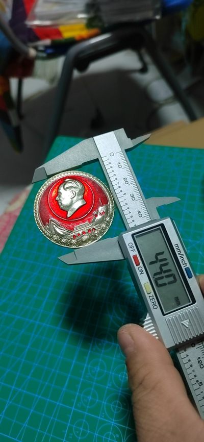 毛主席像章拍场，都是部队章 🔥🔥🔥🔥毛主席像章，44毫米，背面有铭文：中国人民解放军8338部队