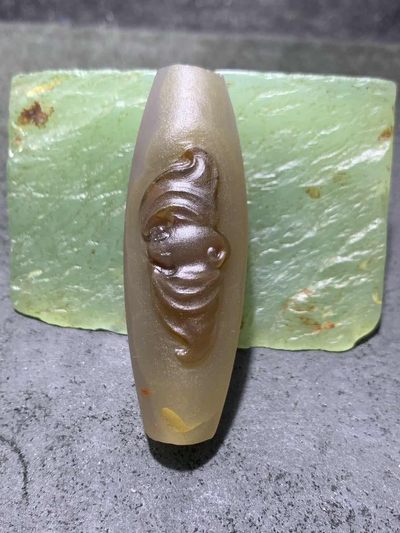 精美亚光高玉化巴西玛瑙手工俏色巧雕蝙蝠随形大桶珠一个！ - 精美亚光高玉化巴西玛瑙手工俏色巧雕蝙蝠随形大桶珠一个！