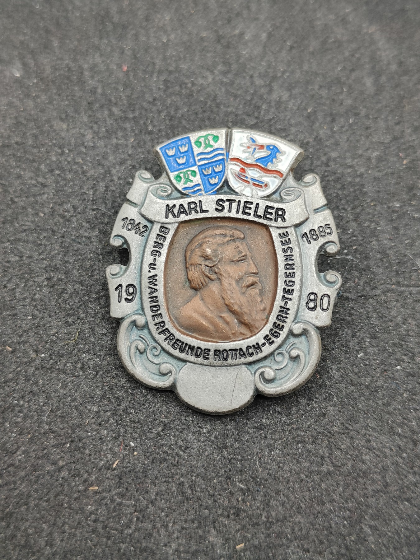 全场0元起拍 第115期 咸鱼国勋章拍卖专场 12月10日（周日）下午6：00开始 西德纪念章