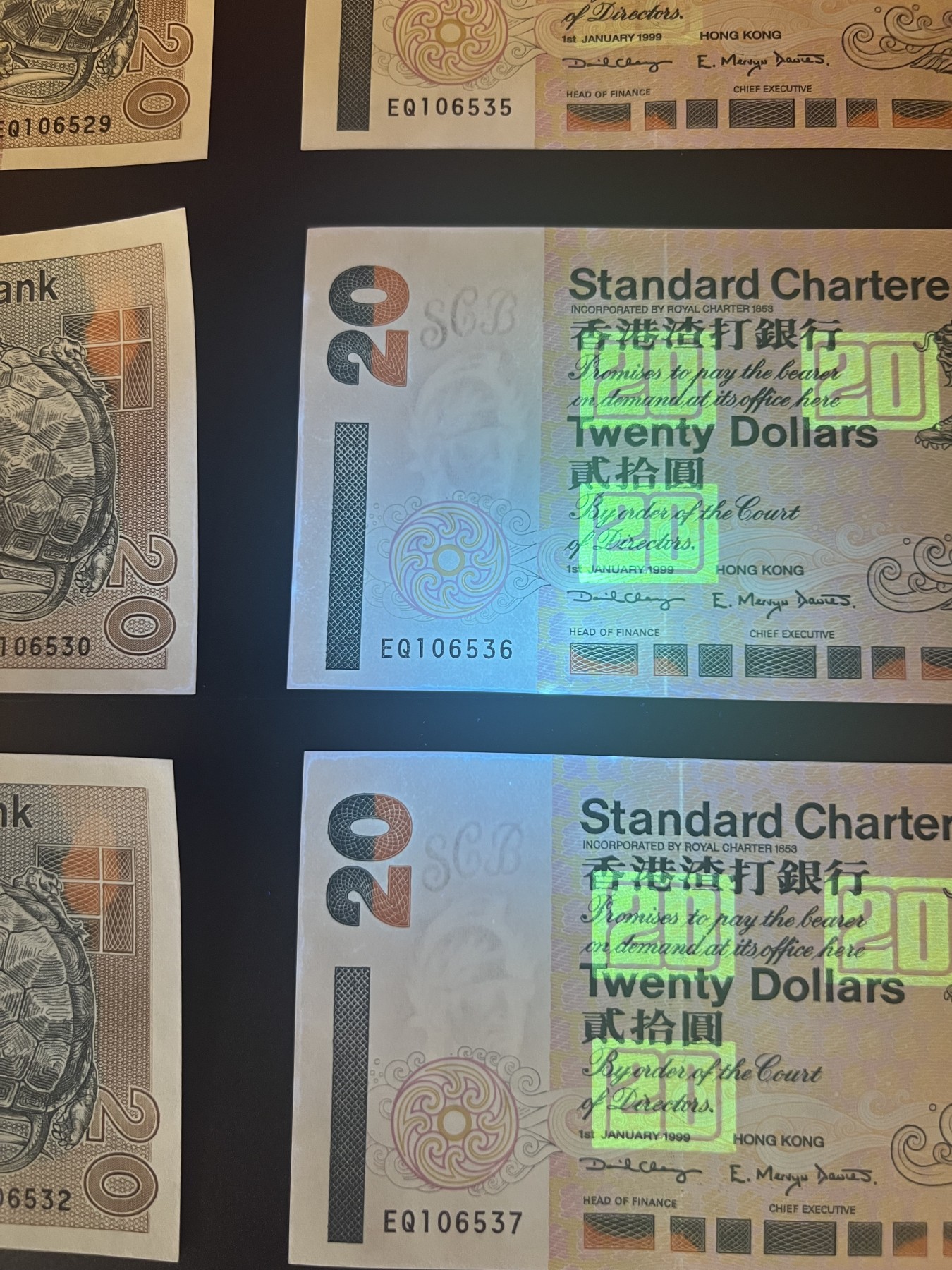 🌗乐淘淘世界纸币拍卖 第32期 🌓 【一组十张】香港1999年纸币 贰拾圓 渣打短棍 边缘有潮 UNC