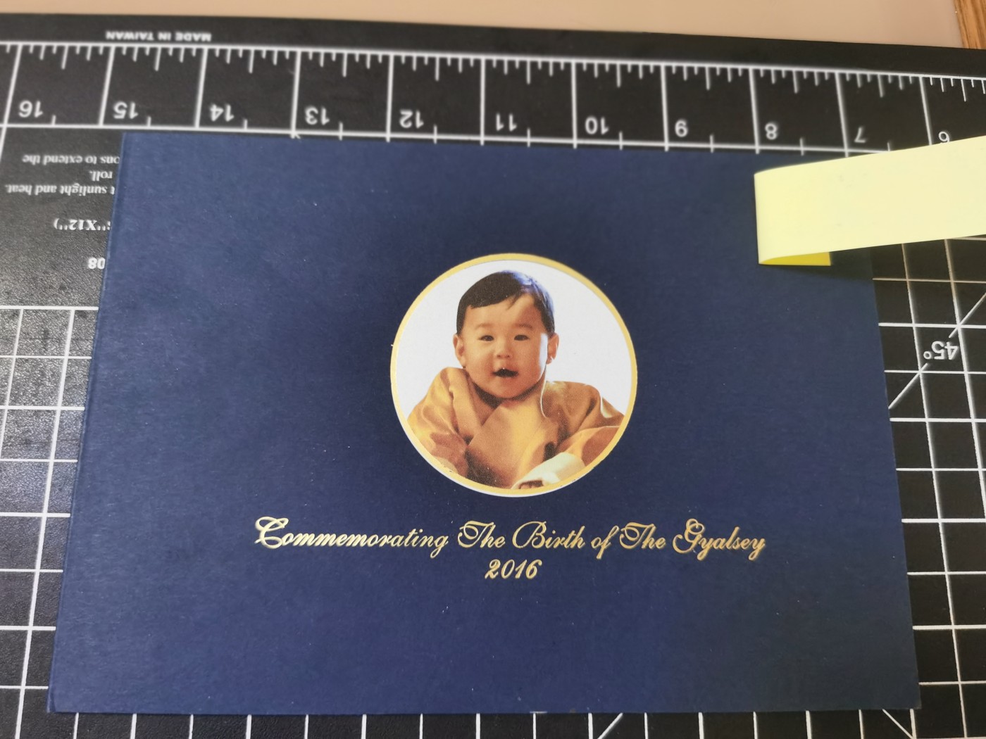 Immortal auction 纪念钞场 不丹100纪念钞2册，UNC