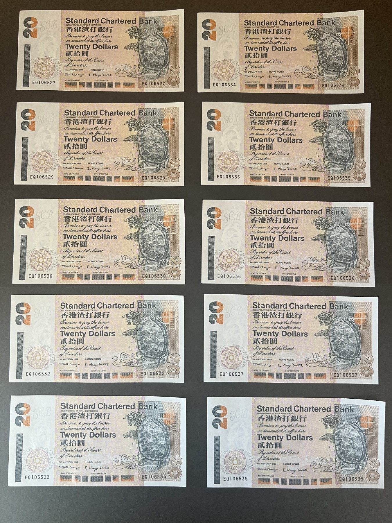 🌗乐淘淘世界纸币拍卖 第32期 🌓 【一组十张】香港1999年纸币 贰拾圓 渣打短棍 边缘有潮 UNC