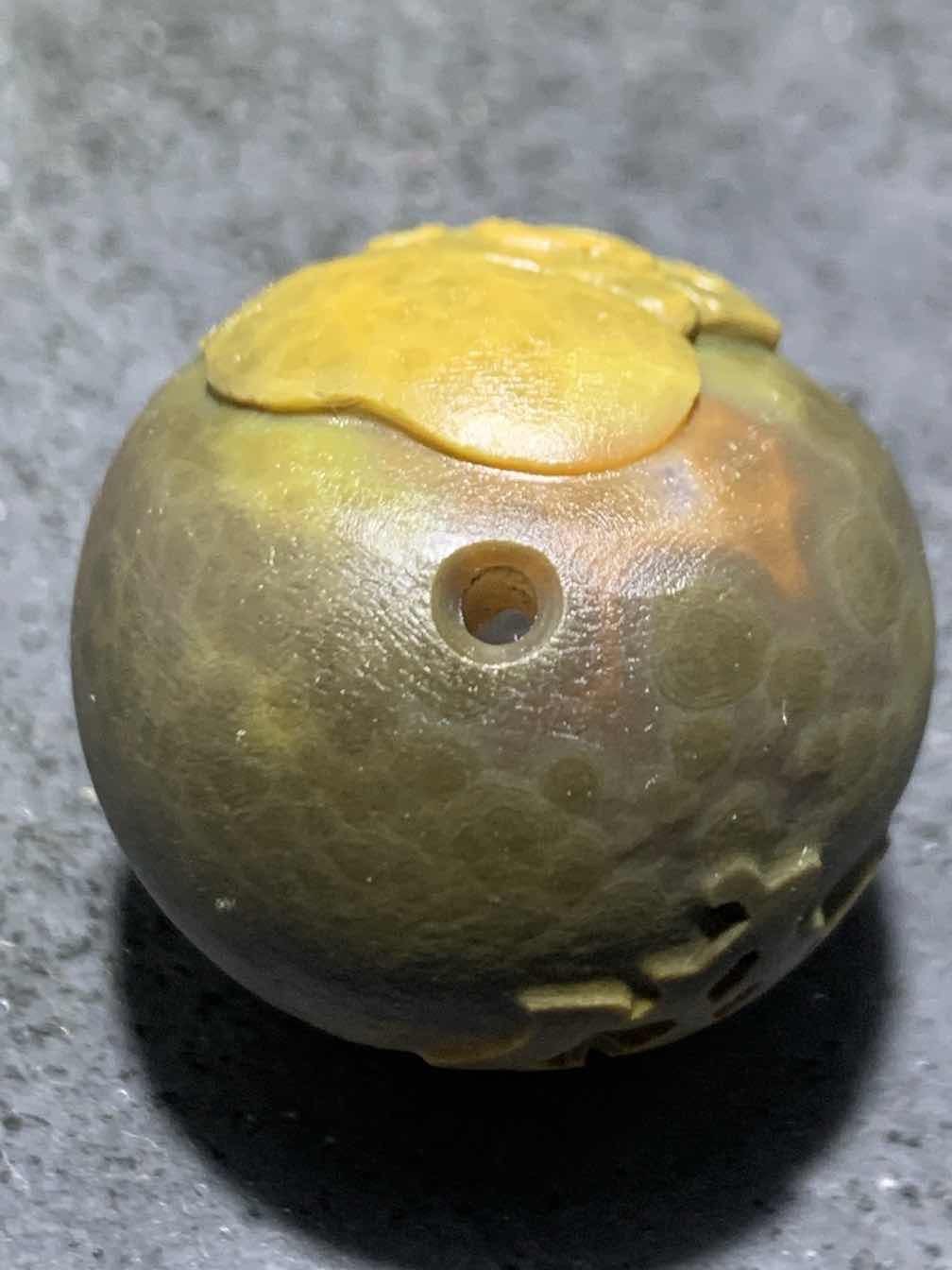 精美冰飘亚光战国红玛瑙手工雕刻达摩祖师，佛字圆珠一个，