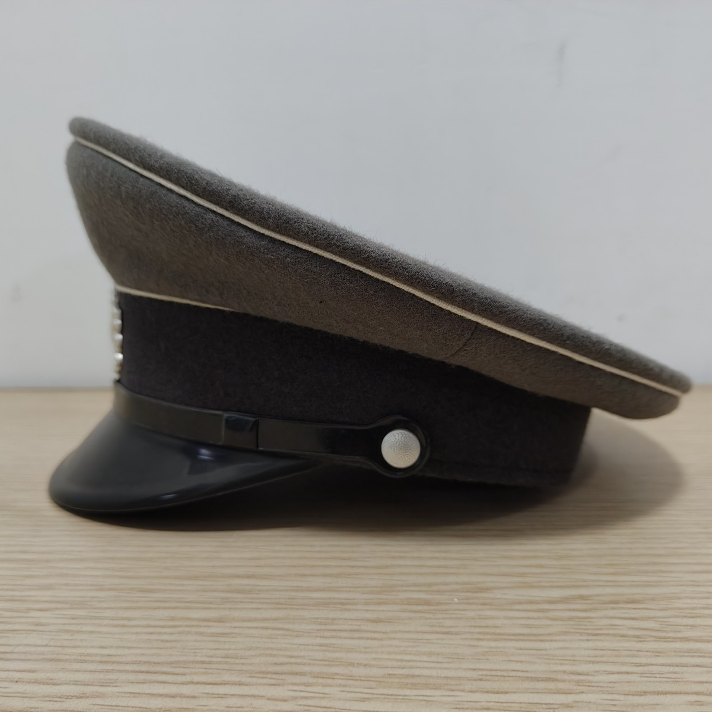 全场0元起拍 第115期 咸鱼国勋章拍卖专场 12月10日（周日）下午6：00开始 东德陆军士官/兵大檐帽 57CM