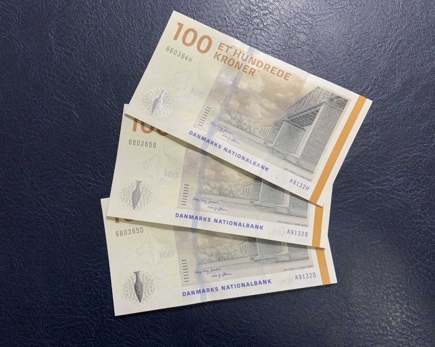 收藏联盟Quantum Auction 第309期拍卖  丹麦2013年100克朗2张 品相全新UNC