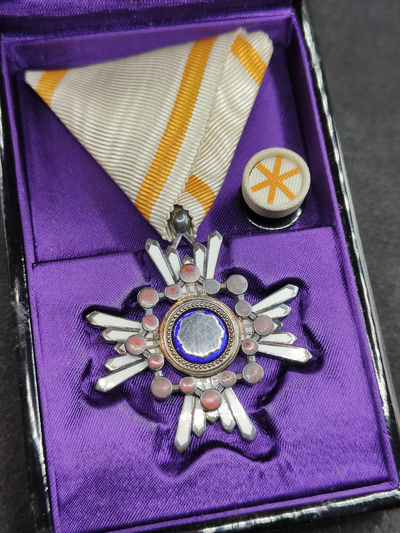 全场0元起拍 第115期 咸鱼国勋章拍卖专场 12月10日（周日）下午6：00开始 六等瑞宝章 银制带盒略