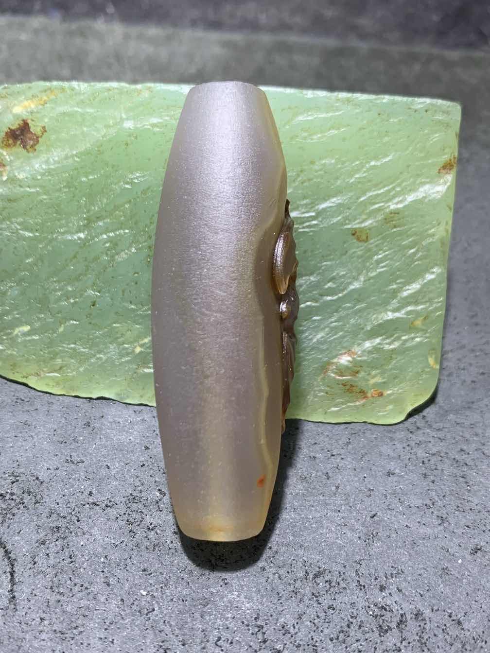 精美亚光高玉化巴西玛瑙手工俏色巧雕蝙蝠随形大桶珠一个！