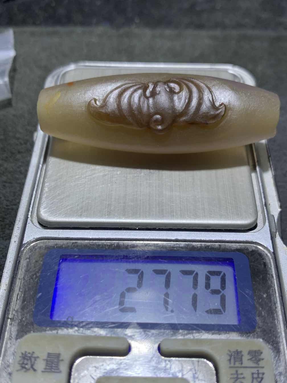 精美亚光高玉化巴西玛瑙手工俏色巧雕蝙蝠随形大桶珠一个！