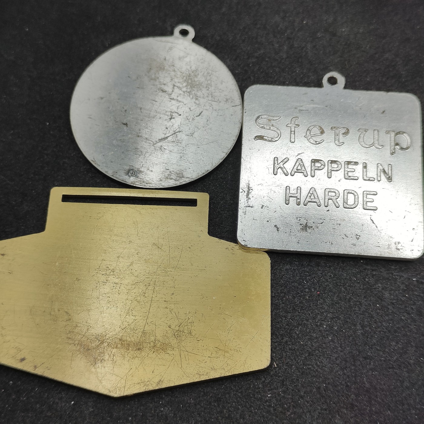 全场0元起拍 第115期 咸鱼国勋章拍卖专场 12月10日（周日）下午6：00开始 西德纪念章三个