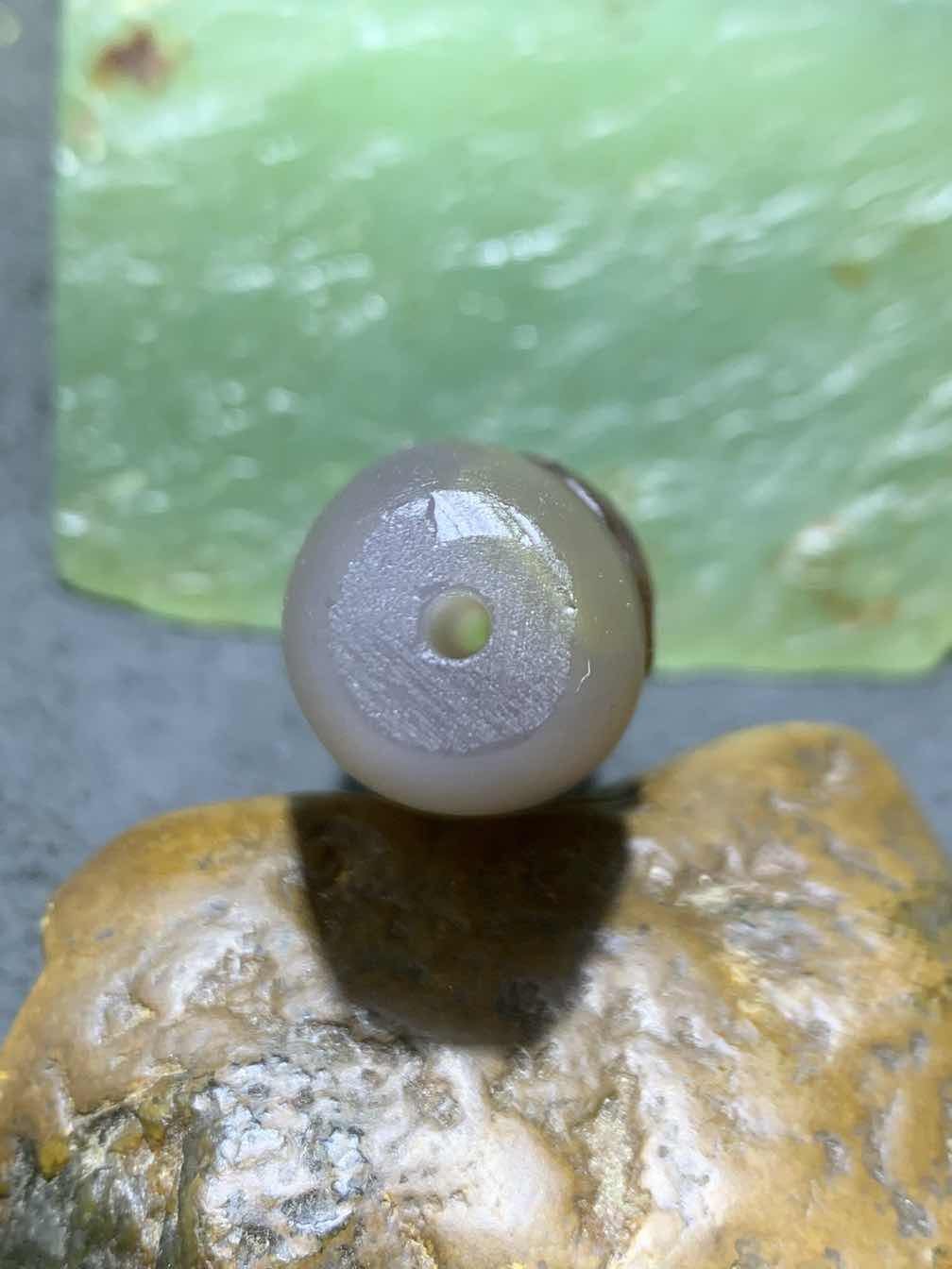 精美亚光高玉化巴西玛瑙手工俏色巧雕蝙蝠随形大桶珠一个！