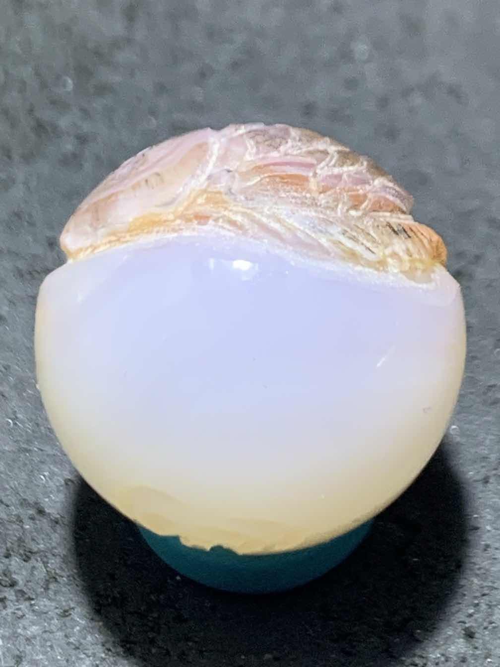 精美高玉化亚光海洋玉髓手工俏色巧雕红鲤鱼，莲花意境圆珠一个！