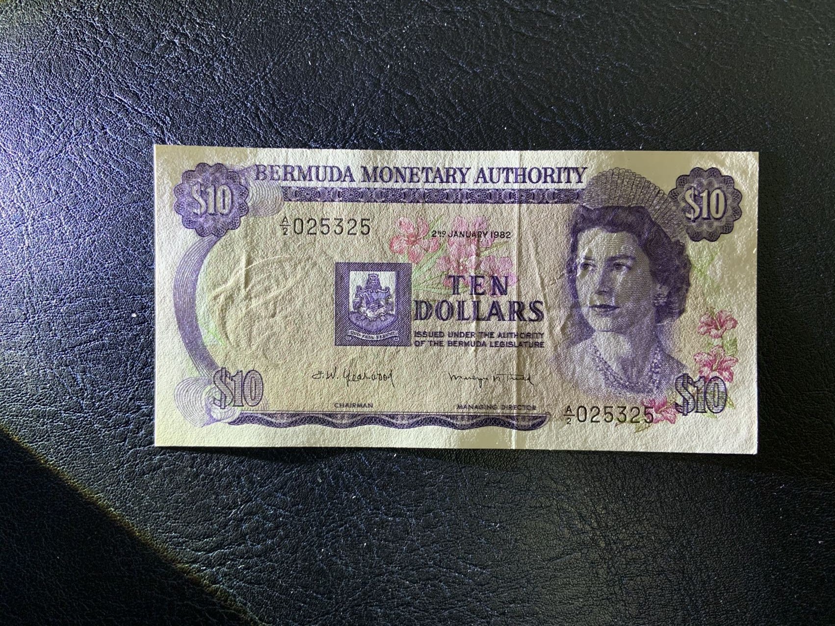 收藏联盟Quantum Auction 第309期拍卖  百慕大1982年10元 品相AU 高冠女王