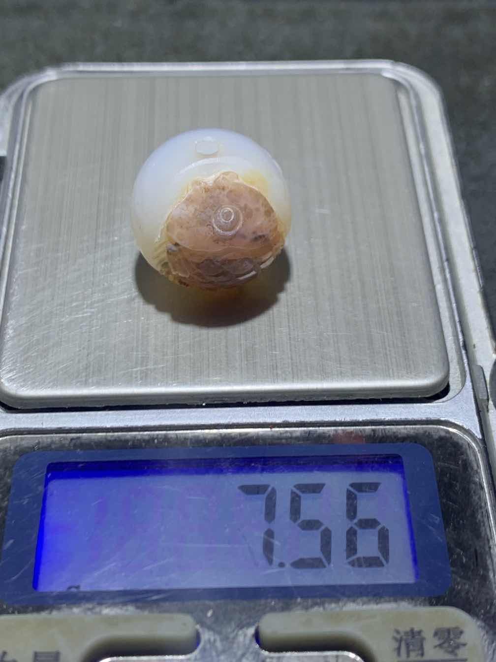 精美高玉化亚光海洋玉髓手工俏色巧雕红鲤鱼，莲花意境圆珠一个！