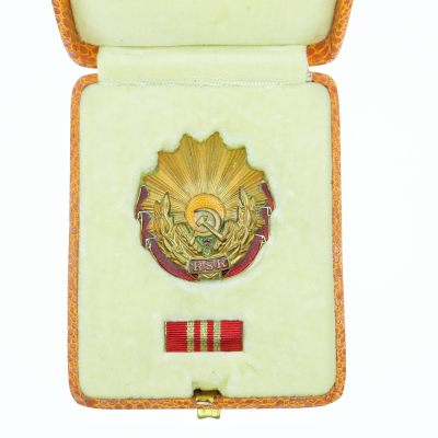 勋章奖章交易所12月9日拍卖 - 罗马尼亚三级劳动勋章，盒略齐全