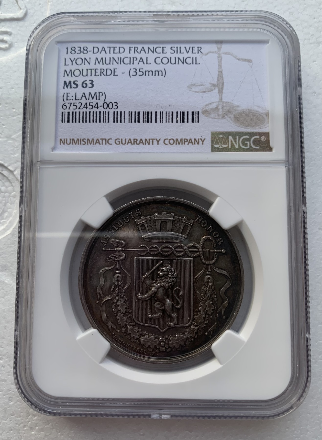 瓶子🏺第121期拍卖会  NGC-MS63法国1838年里昂圆形银代币 黑漆古包浆 少见高分厚包浆