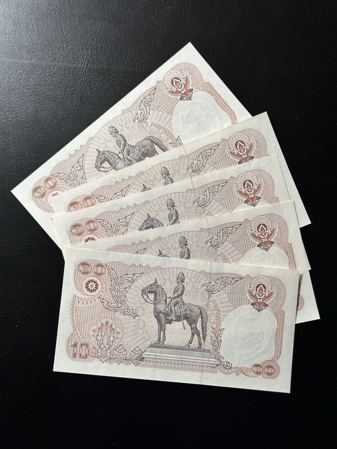 第三十六场！（本期有pmg记录仅两枚的顶级高货） 泰国10泰铢纸币一组5张unc！老版泰王！三张连号，全部无47！