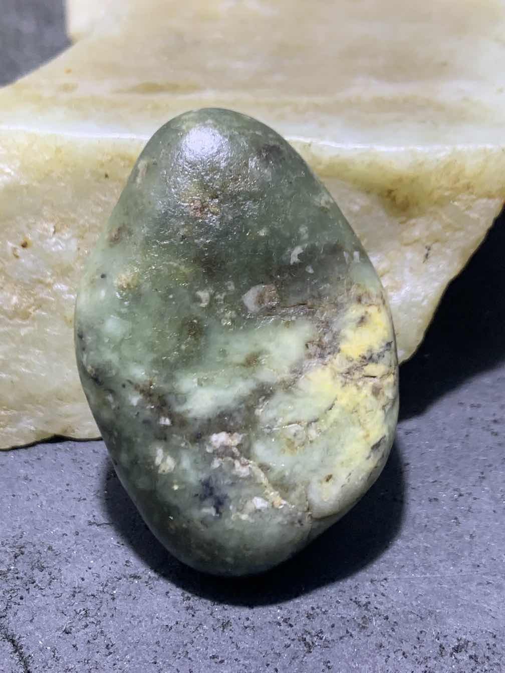 和田玉青白玉独籽一颗，