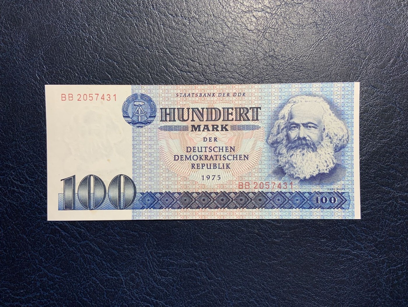 收藏联盟Quantum Auction 第309期拍卖  德国民主国家1975年100马克 品相UNC- 东柏林街景 乱蛇号