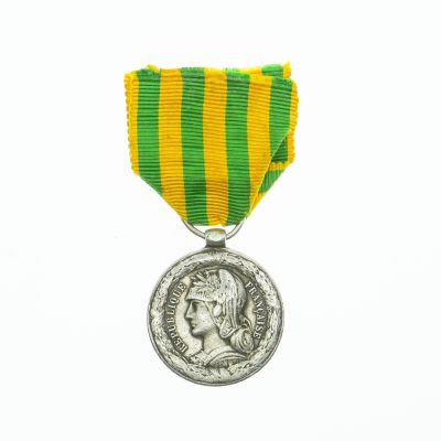 勋章奖章交易所12月9日拍卖 - 法国远征东京（中法）奖章，银质。7地名版