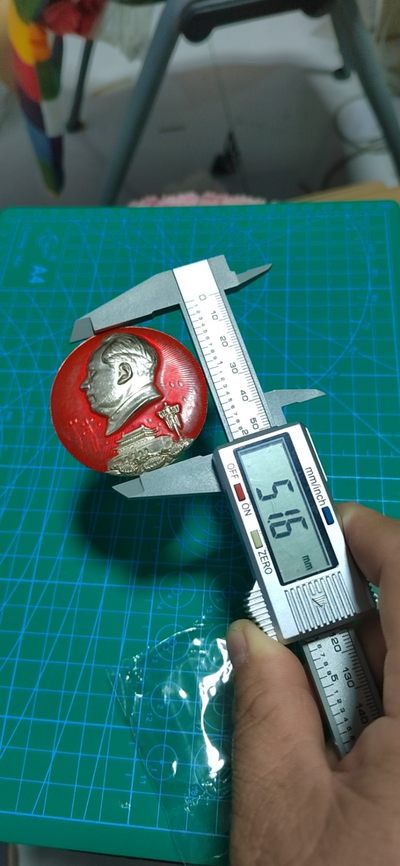 毛主席像章拍场，都是部队章 🔥🔥🔥🔥毛主席像章，51.6毫米，背面有铭文：浙江省军区