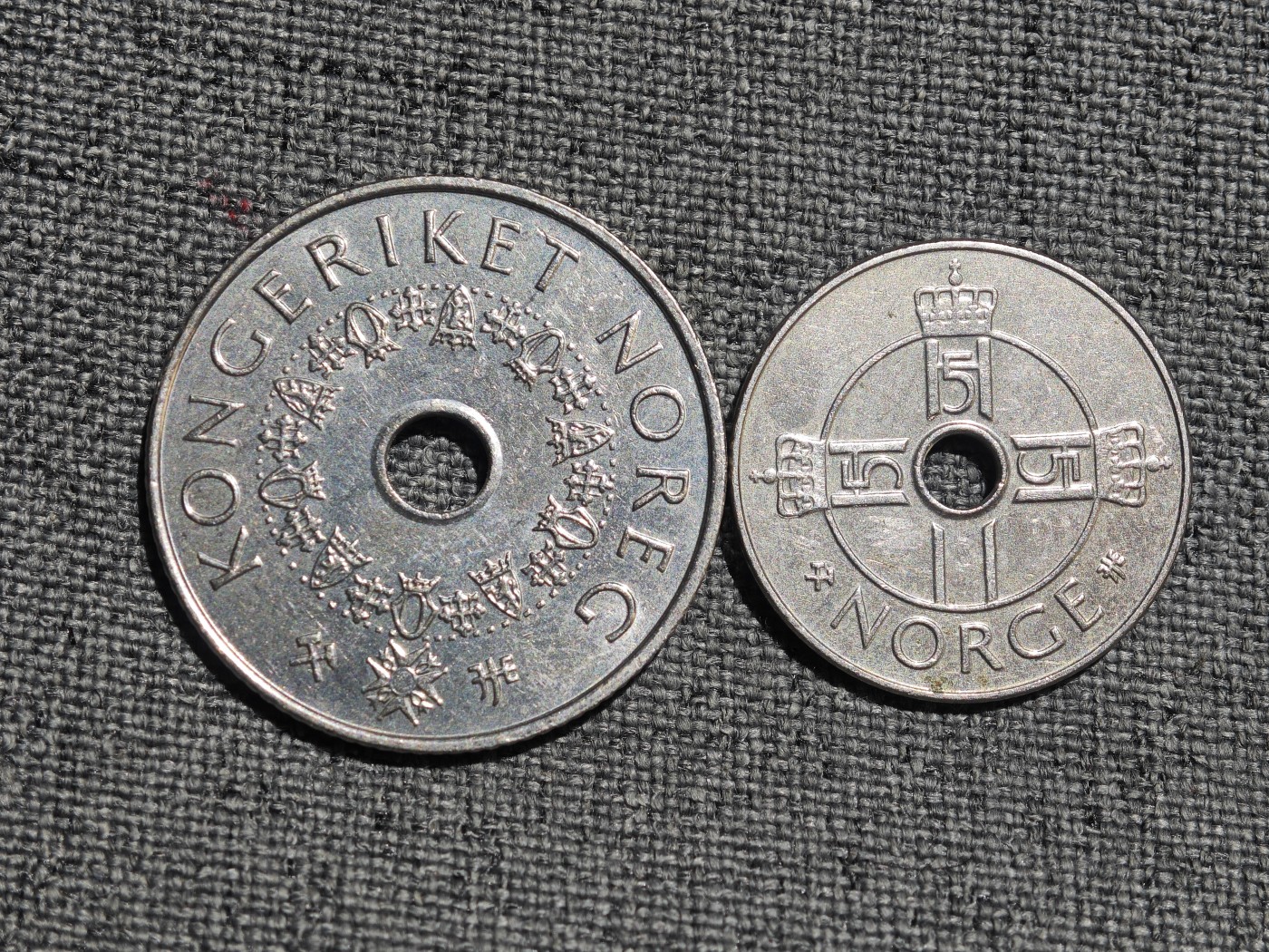 外国硬币收藏店第4期 挪威中孔5、1克朗2枚