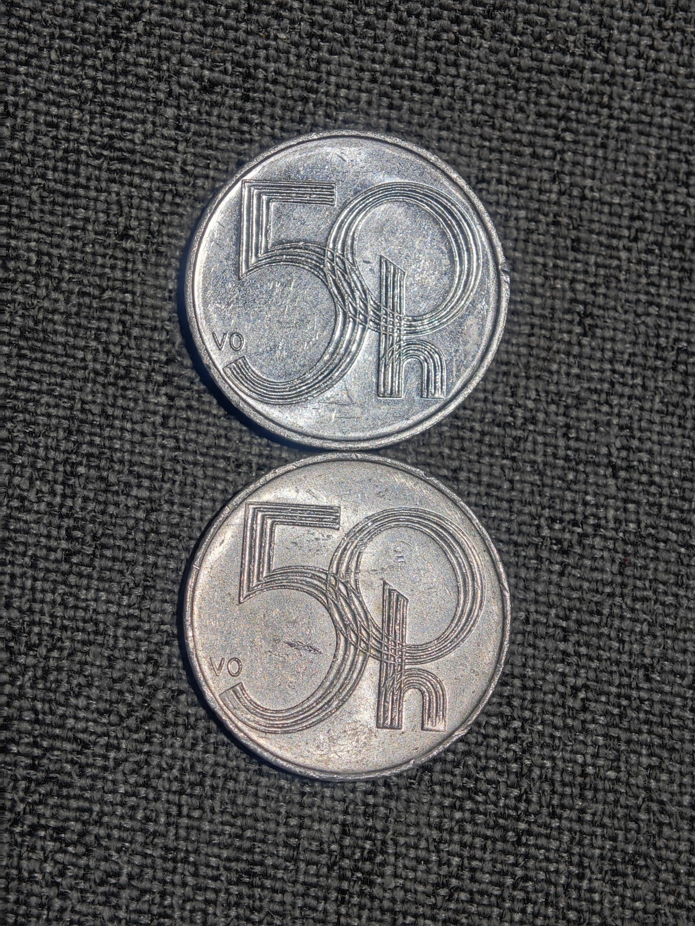 外国硬币收藏店第4期 捷克2005年狮徽50分铝币2枚