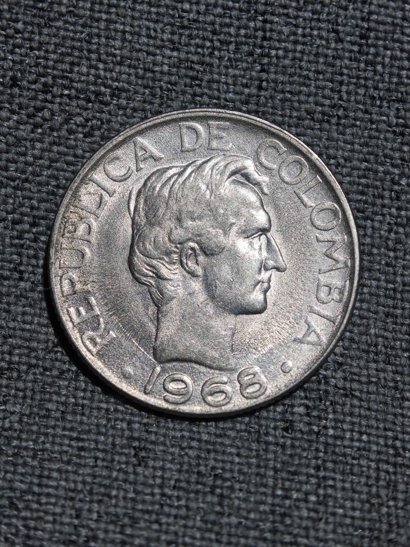 外国硬币收藏店第4期 少见极美品哥伦比亚1968年20分