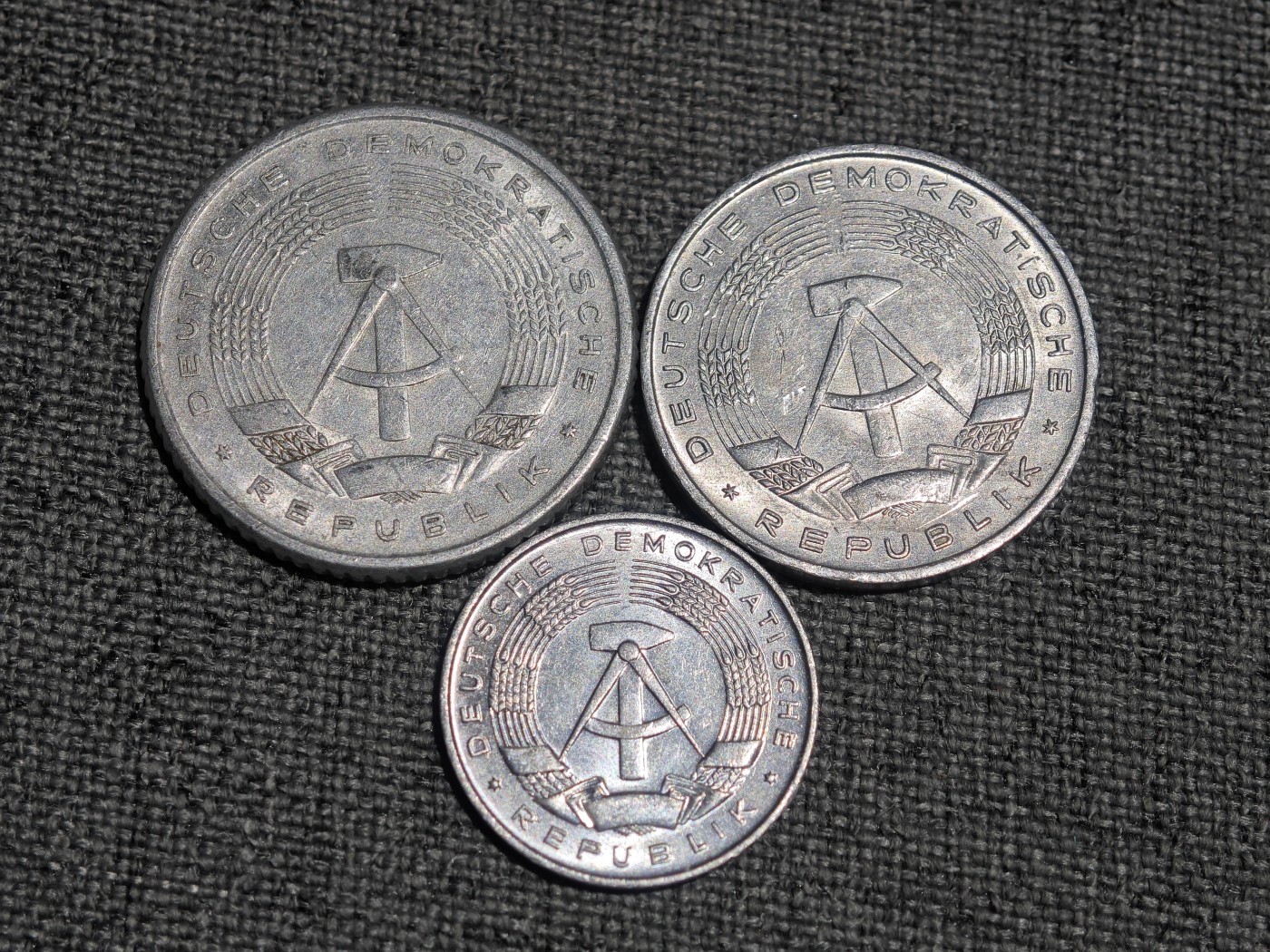 外国硬币收藏店第4期 德意志民主共和国50、10、1芬尼铝币3枚