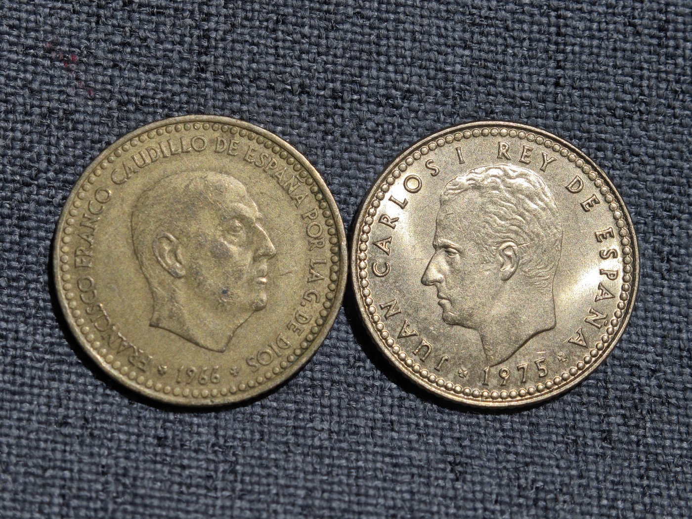 外国硬币收藏店第4期 西班牙老版弗朗哥、新版胡安卡洛斯1比塞塔铜币2枚