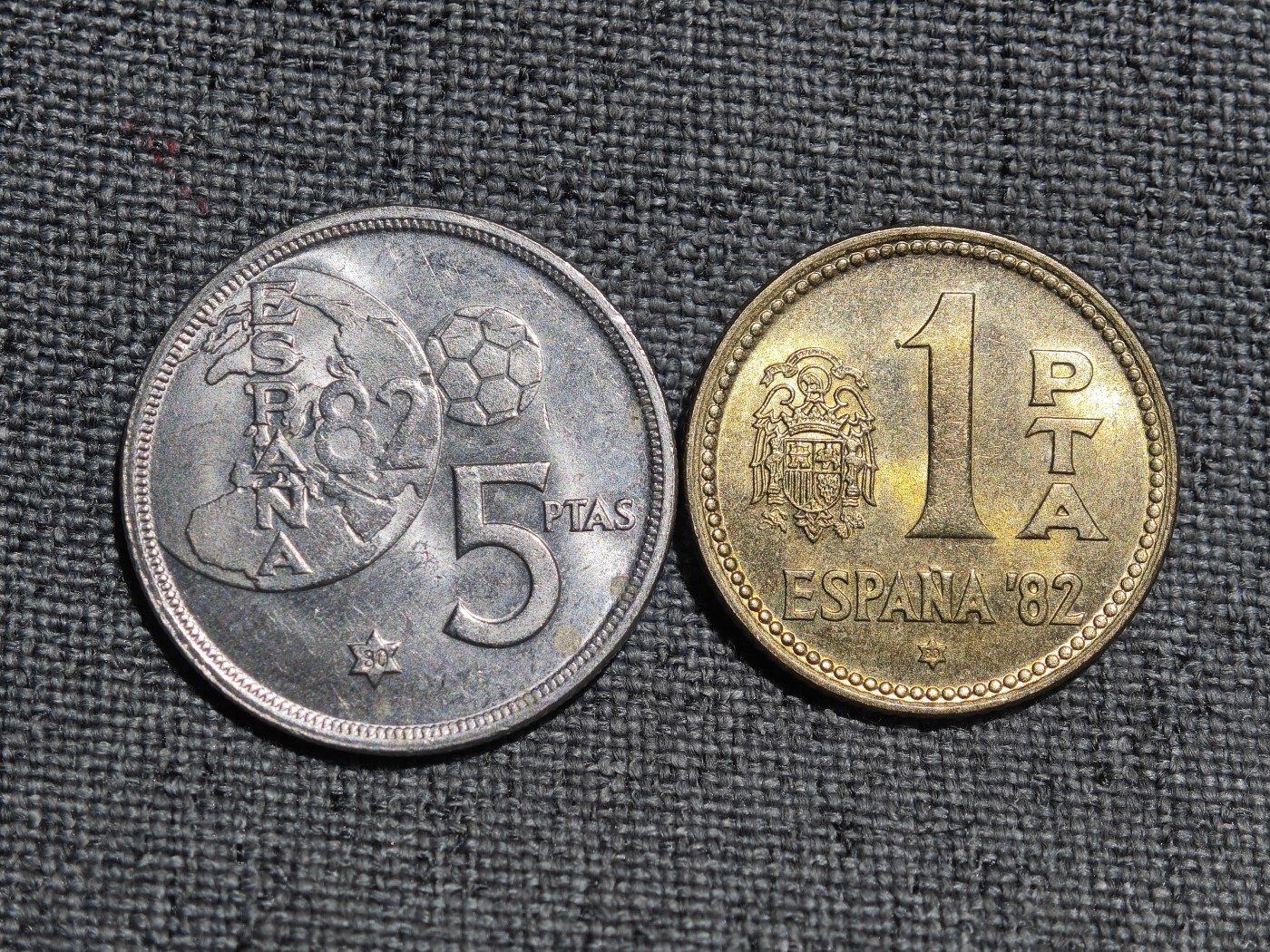 外国硬币收藏店第4期 西班牙1980年82世界杯5、1比塞塔纪念币2枚