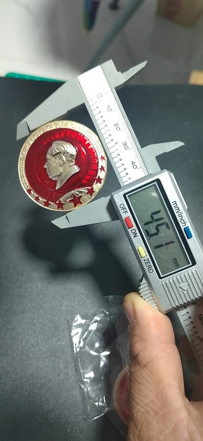 毛主席像章专场 🔥🔥毛主席像章，45.1毫米