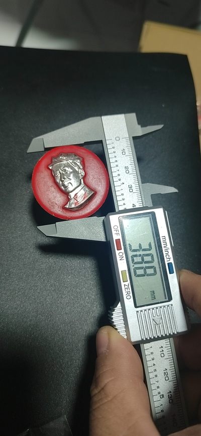 毛主席像章专场 🔥🔥八角帽🔥🔥毛主席像章，38.8毫米