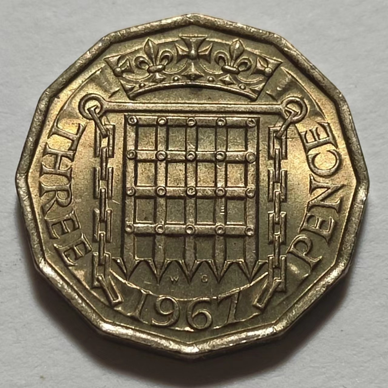 🎡物与斋第2场-德紧及欧洲回流钱币（0元起自动拍） 英国1967年三便士，未流通品相，转光强烈
