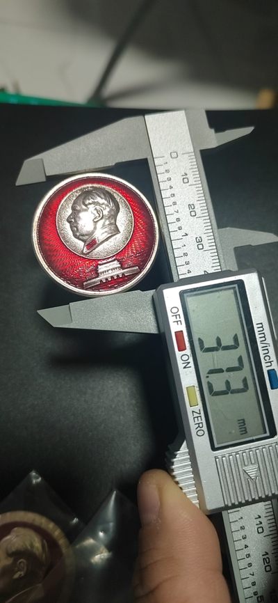 毛主席像章专场 🔥🔥毛主席像章，37.3毫米