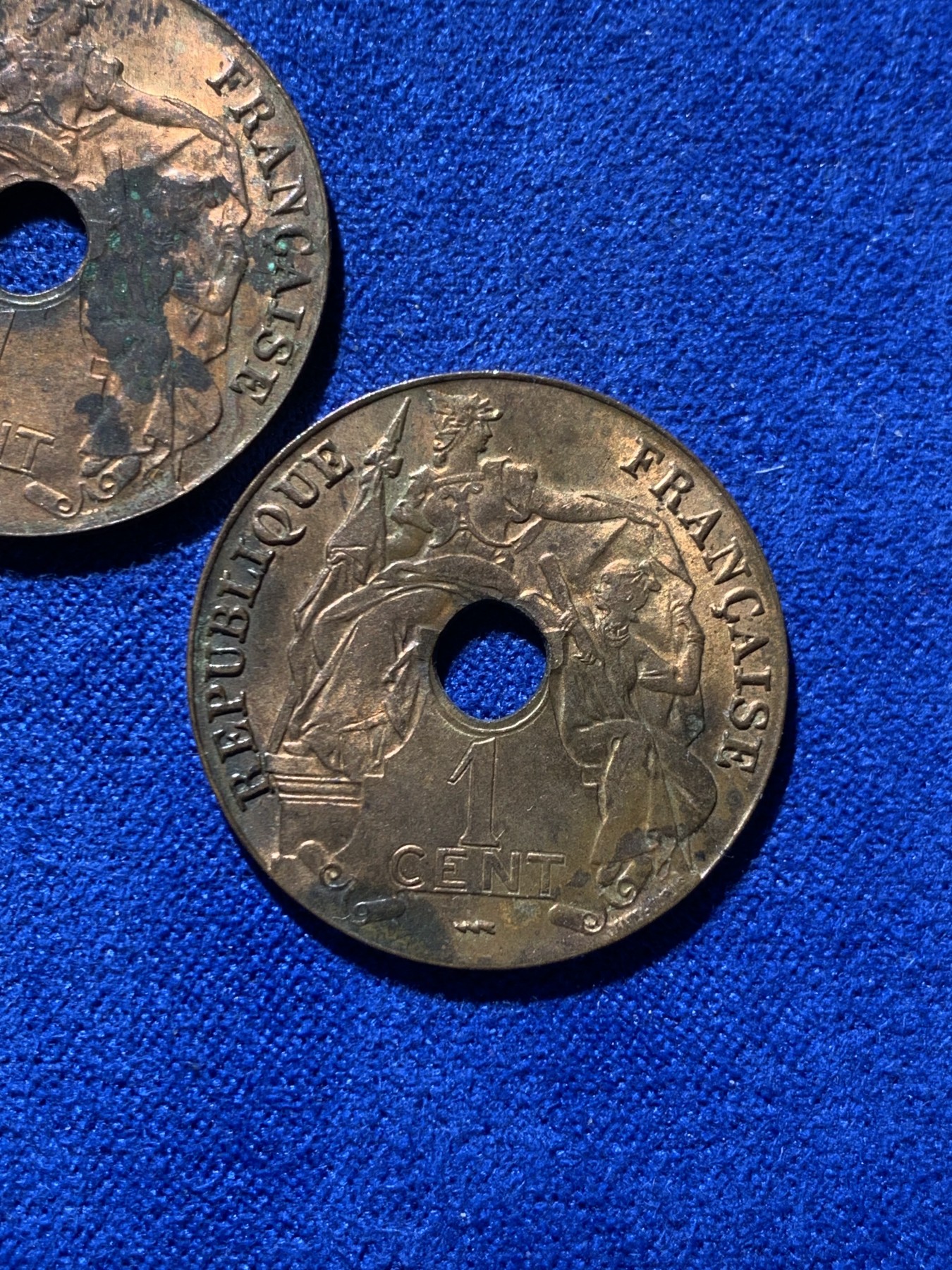 《竞宝斋》第222场-周日，周一 2场 (全场包邮) 3枚一组 法属印支1923年百分之一铜币