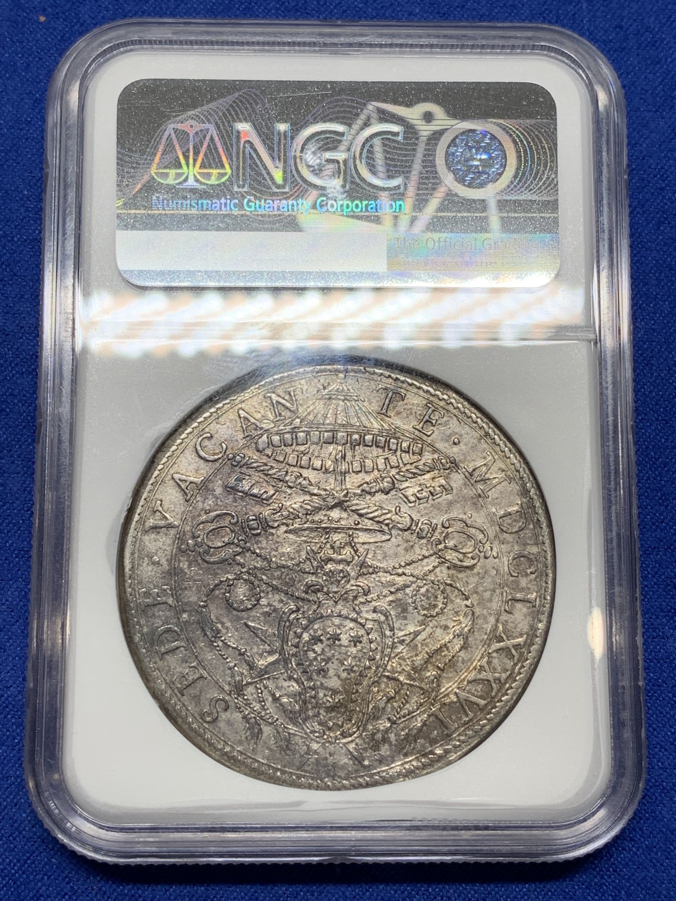 《竞宝斋》第222场-周日，周一 2场 (全场包邮) NGC MS61 意大利 教皇国 1676年 缺位 1P 大银币 17世纪的工艺精湛 非常少见的版别 上MS 实在难得 58分1.8万成交