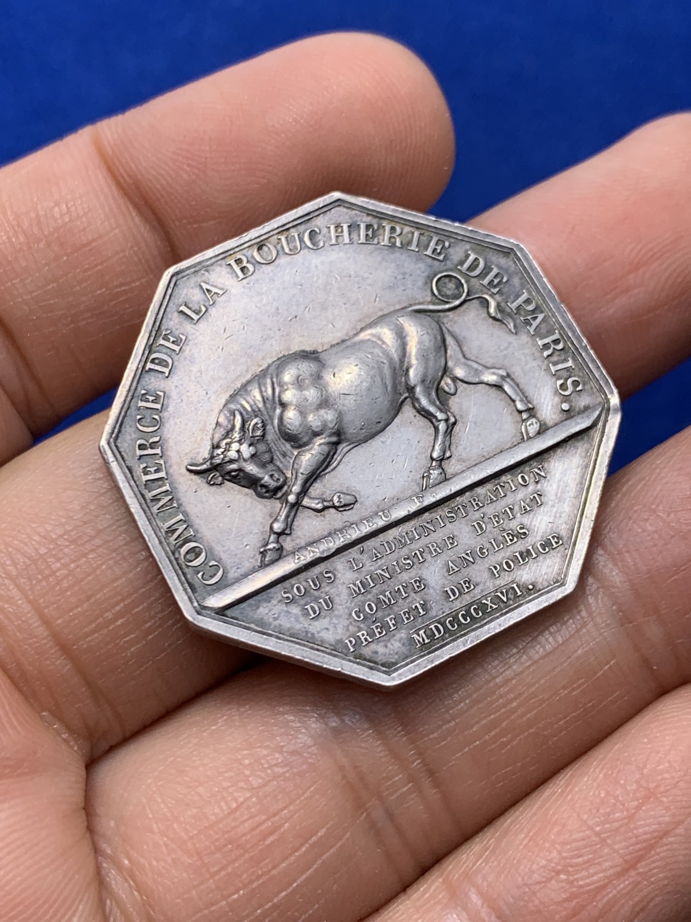 《竞宝斋》第222场-周日，周一 2场 (全场包邮) 1816年法国路易十八稀有贸易八角银章 33毫米 16.4克 早期无边铭