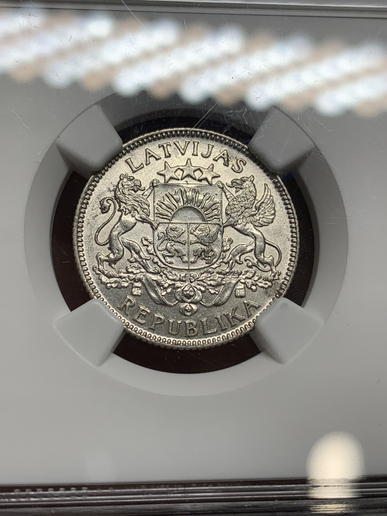 《竞宝斋》第222场-周日，周一 2场 (全场包邮) 两枚一组 NGC拉脱维亚银币一对 UNCD 1924年1拉特+MS61 1926年2拉特