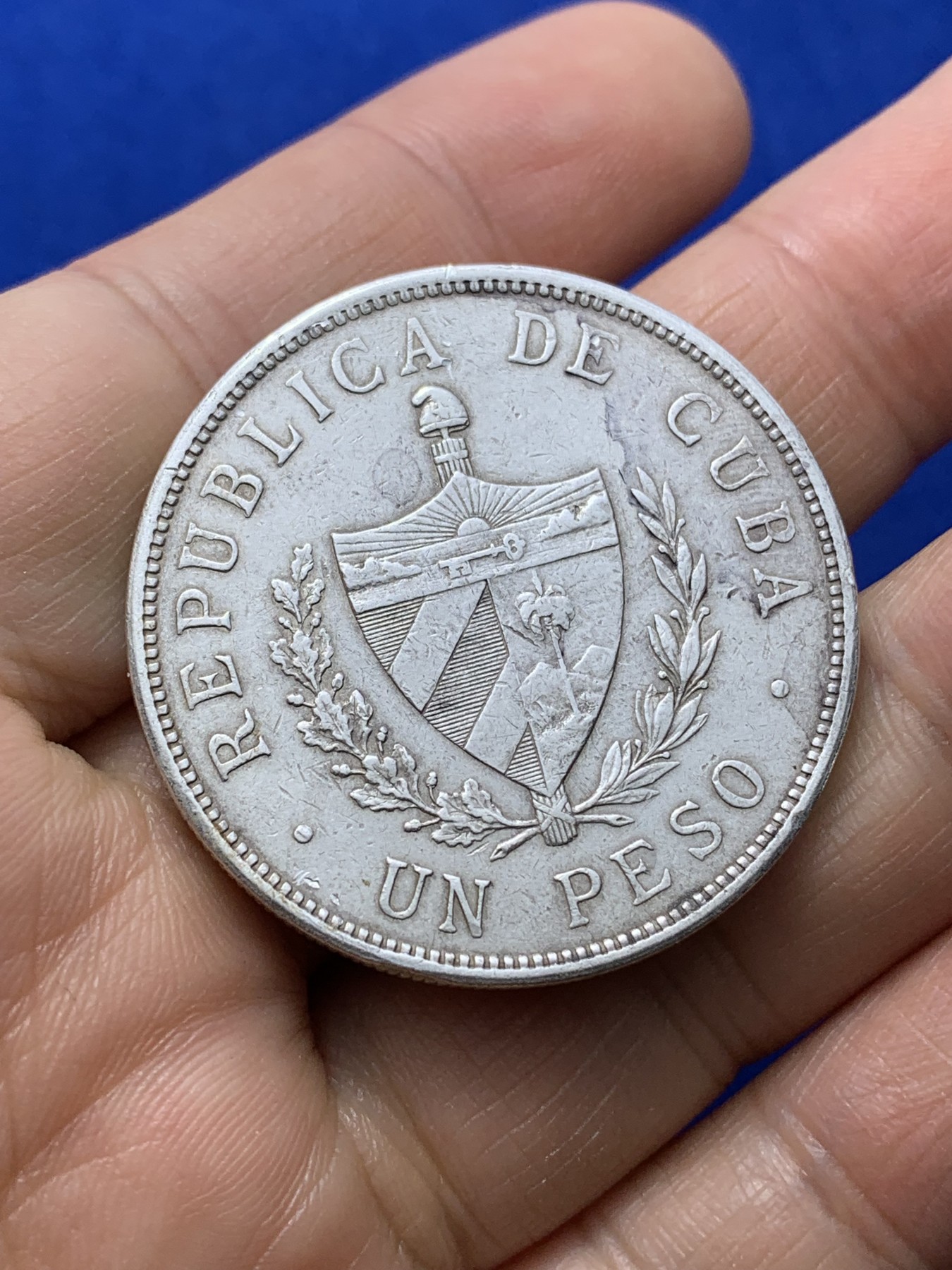 《竞宝斋》第222场-周日，周一 2场 (全场包邮) 古巴 1932年 1比索 大五角星银币 原味流通好品 高点俱在