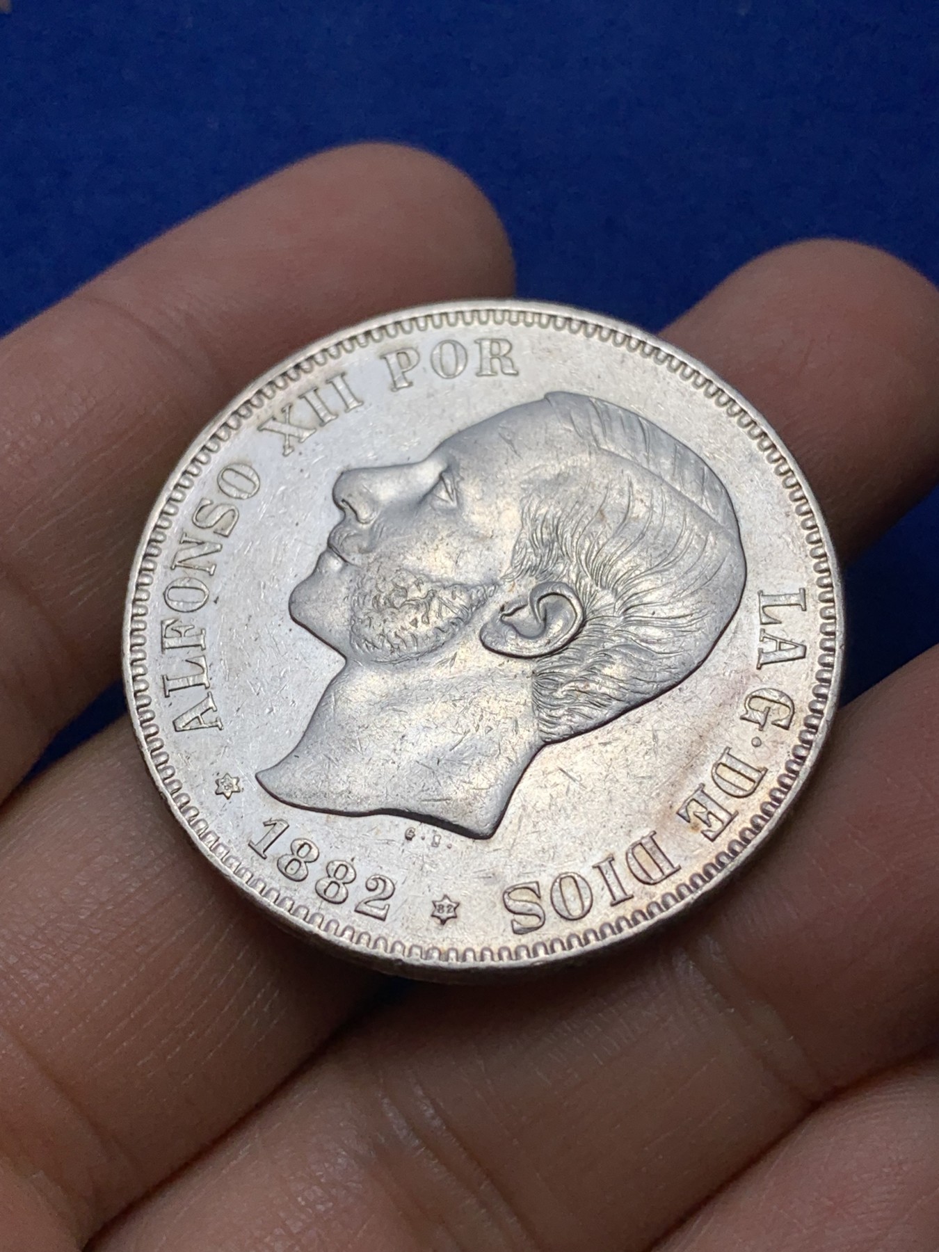 《竞宝斋》第222场-周日，周一 2场 (全场包邮) 1882年西班牙阿方索十二世5比塞塔银币 带底光 细节好