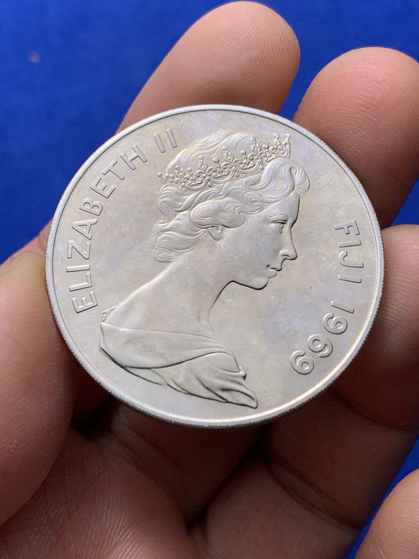 《竞宝斋》第222场-周日，周一 2场 (全场包邮) 1969年英属斐济1元 伊丽莎白2世 类精制币 最大面值 品相好 镜面感强烈 少见品相