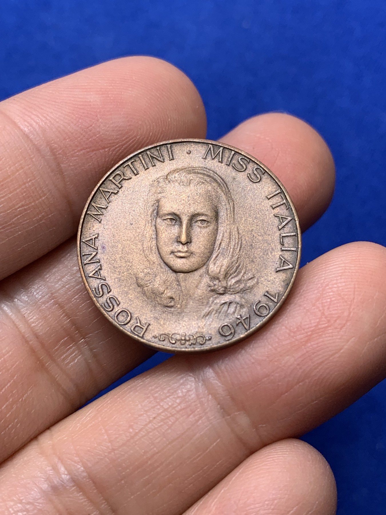 《竞宝斋》第222场-周日，周一 2场 (全场包邮) 1947年香水女神10里拉样币 带有淡淡香水味道