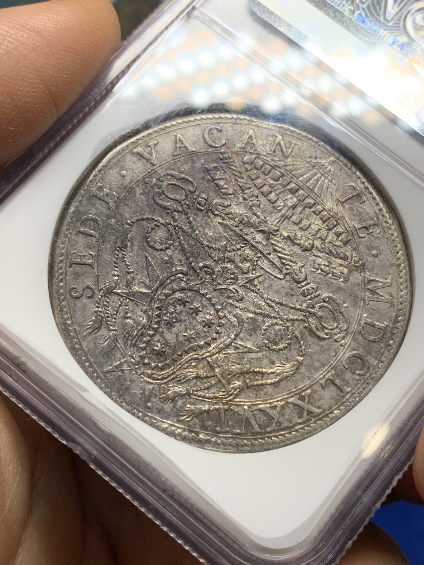 《竞宝斋》第222场-周日，周一 2场 (全场包邮) NGC MS61 意大利 教皇国 1676年 缺位 1P 大银币 17世纪的工艺精湛 非常少见的版别 上MS 实在难得 58分1.8万成交