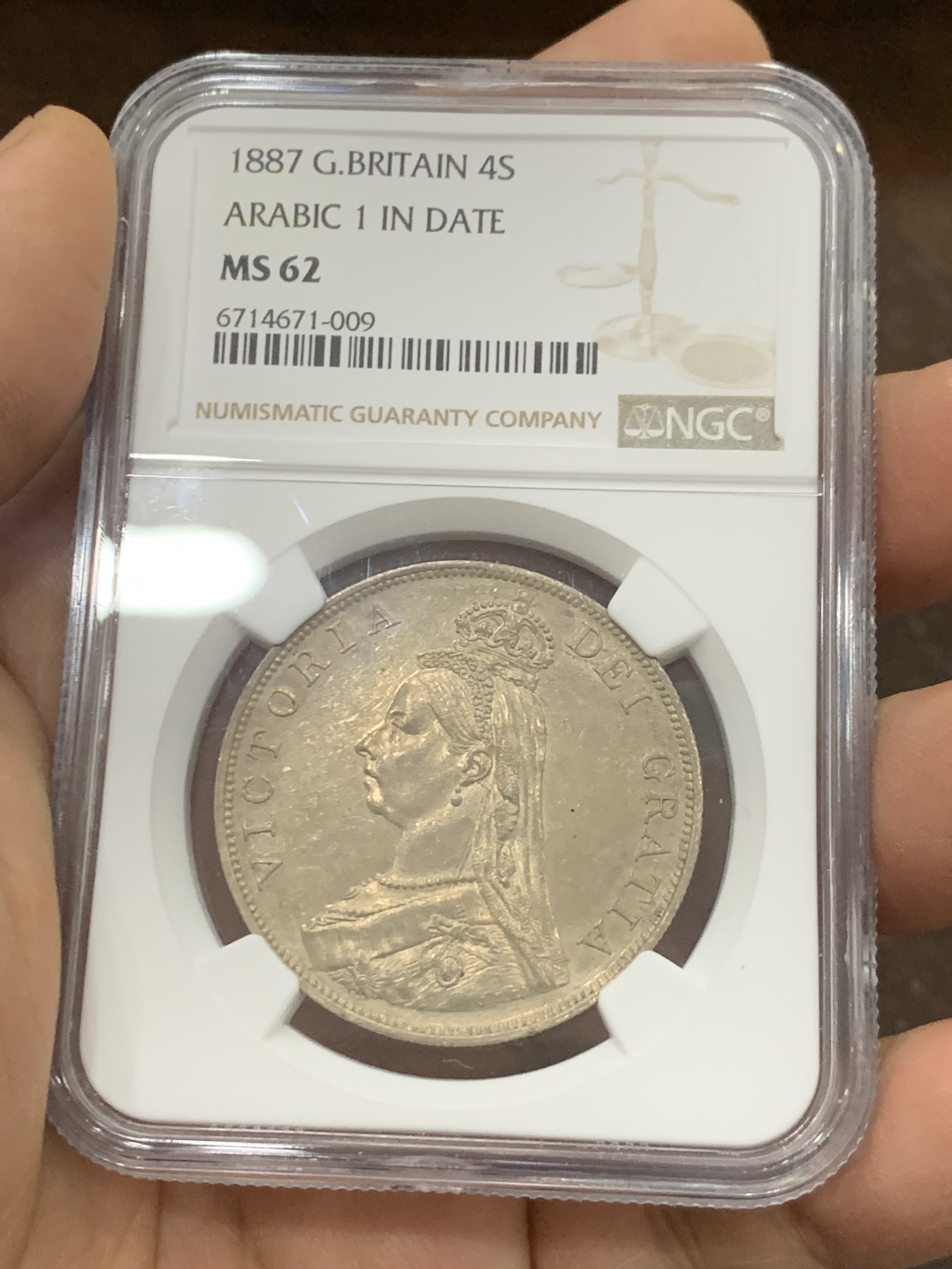 《竞宝斋》第222场-周日，周一 2场 (全场包邮) NGC-MS62 1887年英国维多利亚高冠双弗洛林银币，此枚为“阿拉伯数字1”版本，铸造非常精美